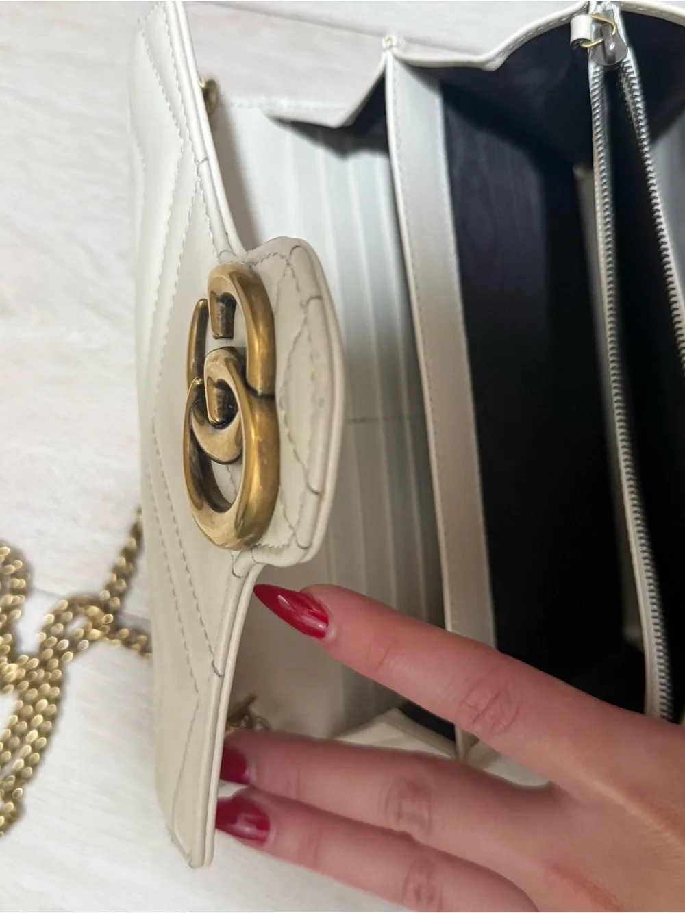 Gucci WALLET ON CHAIN GG MARMONT- GREAT CONDITION
